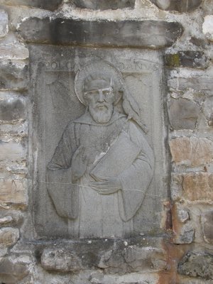 Bassorilievo di San Colombano sul Ponte Gobbo (32130 bytes)